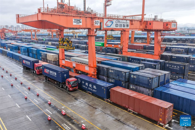 Chongqing erhöht Kapazität der China-Europa-Güterzüge, um Autoexporte zu erleichtern
