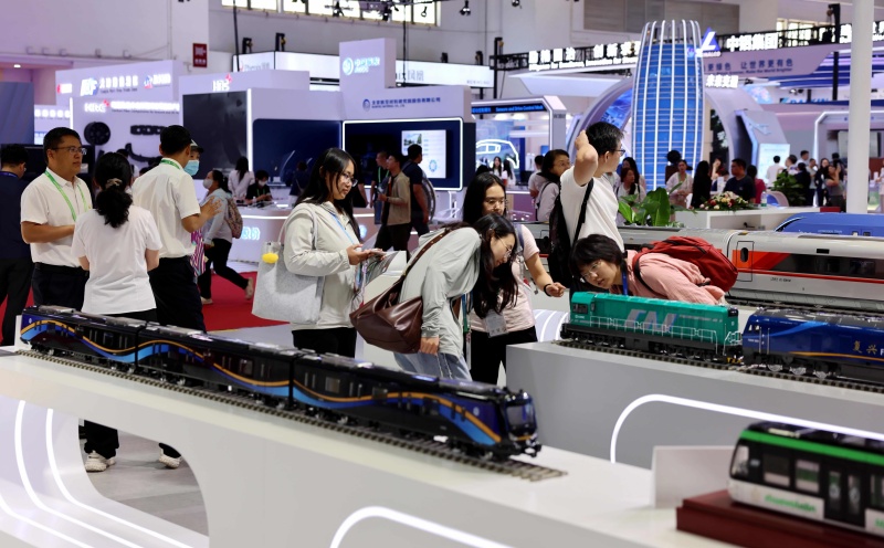 Riesiger Andrang am ersten öffentlichen Tag der China International Supply Chain Expo