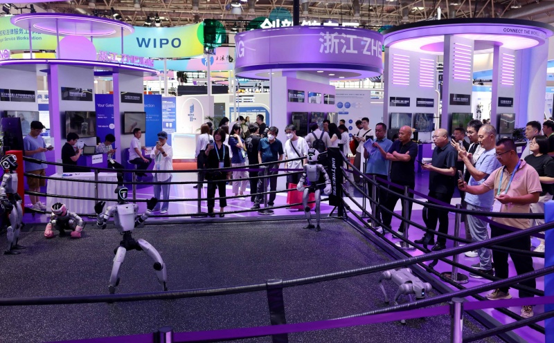 Riesiger Andrang am ersten öffentlichen Tag der China International Supply Chain Expo