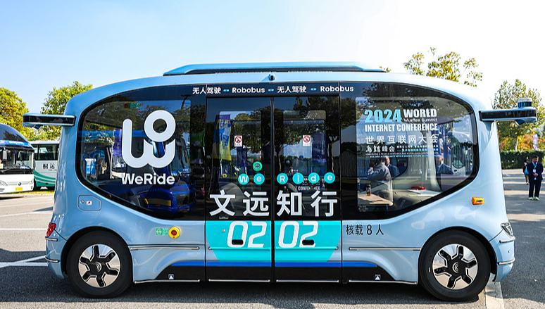 Robobus von WeRide bereitet den Weg für autonomen öffentlichen Nahverkehr in Belgien                    Das chinesische Unternehmen für autonomes Fahren WeRide hat mit der Einführung seines Robobusses in der vergangenen Woche in Zusammenarbeit mit dem lokalen Verkehrsunternehmen De Lijn, der Stadt Leuven und dem Mobilitätsberatungsunternehmen Espaces-Mobilités den Sprung nach Belgien geschafft.