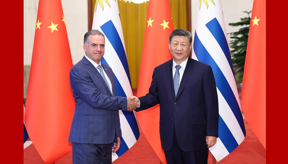 China und Uruguay bekräftigen gegenseitige Unterstützung in Kerninteressen und zentralen Anliegen                    China und Uruguay sollten sich weiterhin entschlossen in ihren Kerninteressen und wichtigsten Anliegen gegenseitig unterstützen.