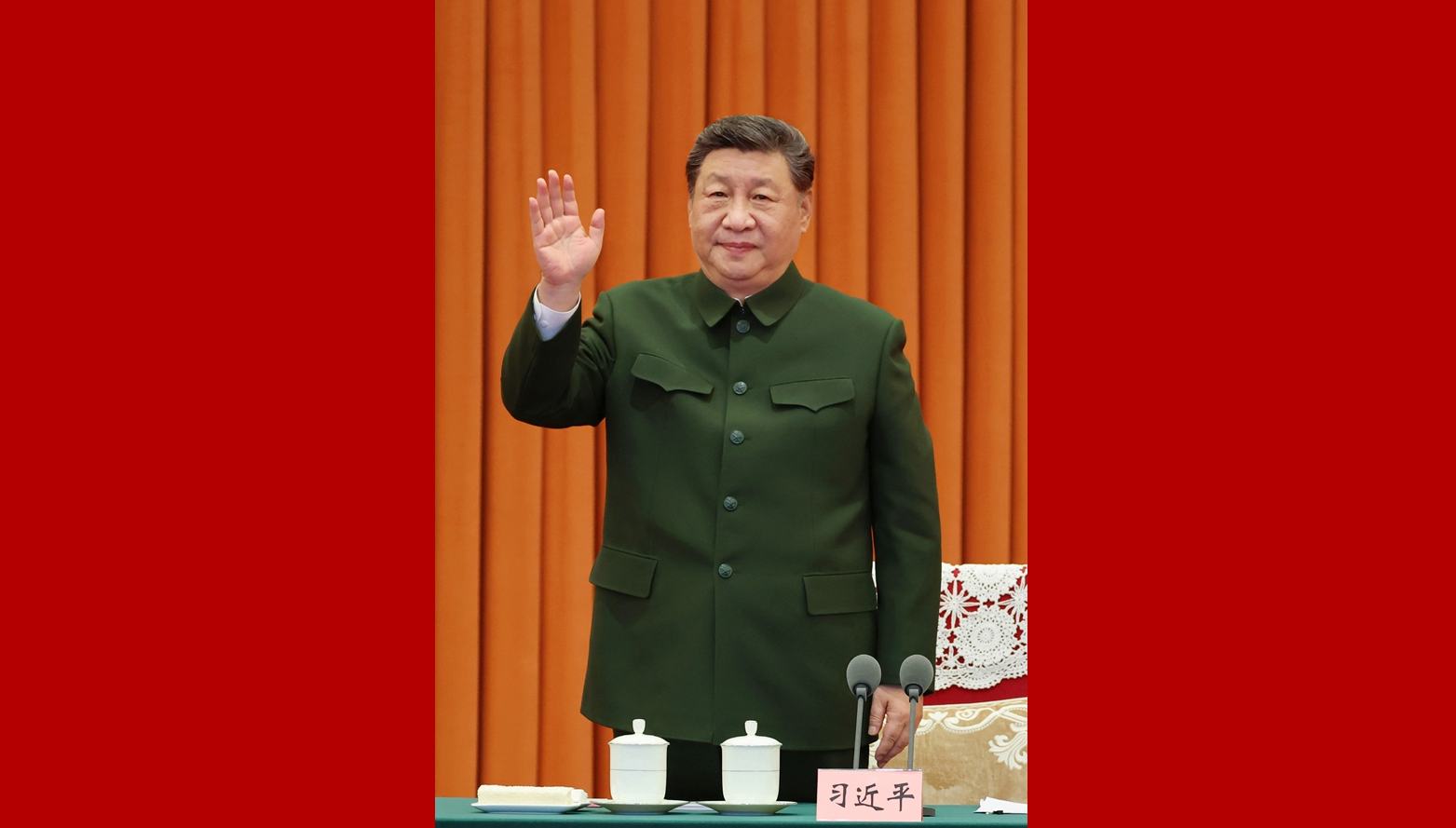 Xi Jinping sendet Festtagsgrüße an alle Soldaten                    Im Vorfeld des Frühlingsfestes hat der chinesische Staatspräsident Xi Jinping am Mittwoch das Bayi-Gebäude in Beijing besucht, um dort per Videobotschaft den Bereitschaftsdienst und die Aufgabenerfüllung der gesamten Armee zu inspizieren.