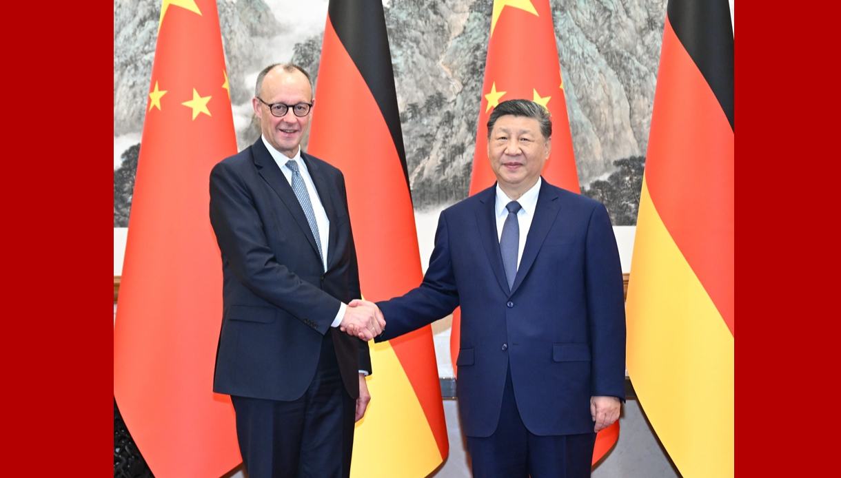 Xi Jinping trifft Friedrich Merz                    Der chinesische Staatspräsident Xi Jinping hat sich am Mittwoch im Diaoyutai-Staatsgästehaus in Beijing mit dem deutschen Bundeskanzler Friedrich Merz getroffen.