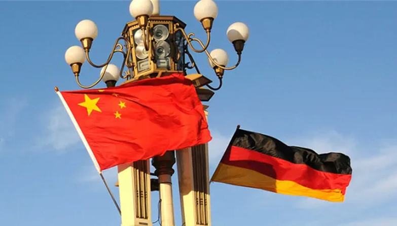 China und Deutschland bauen ihre Beziehungen als Handelspartner kontinuierlich weiter aus                    China und Deutschland haben ihre Handelsbeziehungen seit der Aufnahme diplomatischer Beziehungen vor mehr als fünf Jahrzehnten kontinuierlich ausgebaut.