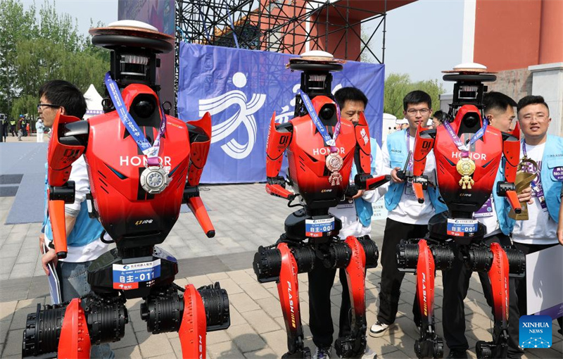 Humanoider Roboter übertrifft in Beijing menschlichen Halbmarathon-Weltrekord