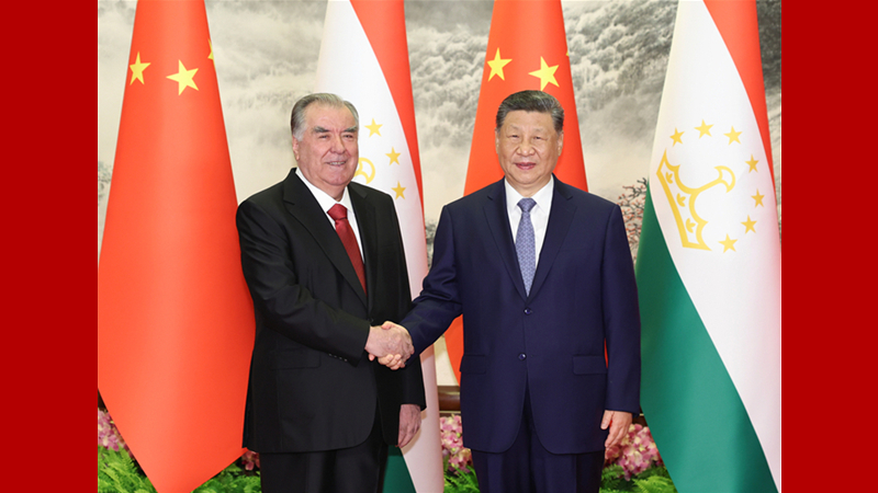 Xi Jinping trifft tadschikischen Präsidenten                    Der chinesische Staatspräsident Xi Jinping hat sich am Dienstag in Beijing mit dem tadschikischen Präsidenten Emomali Rahmon getroffen.