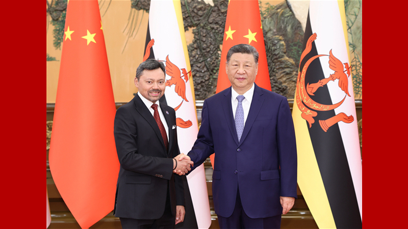 Xi Jinping trifft Kronprinzen von Brunei                    Der chinesische Staatspräsident Xi Jinping hat sich am Dienstag in Beijing mit dem Kronprinzen von Brunei, Al-Muhtadee Billah, getroffen.