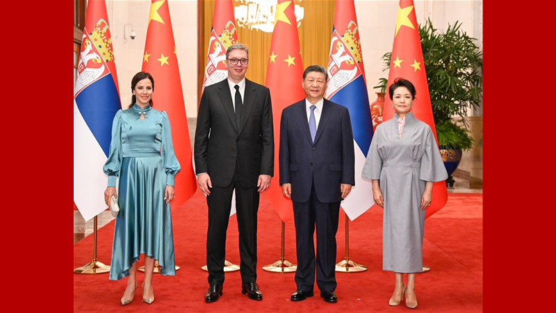 Xi Jinping trifft serbischen Präsidenten Aleksandar Vučić                    Der chinesische Staatspräsident Xi Jinping hat sich am Montagnachmittag in der Großen Halle des Volkes in Beijing mit dem serbischen Präsidenten Aleksandar Vučić getroffen.