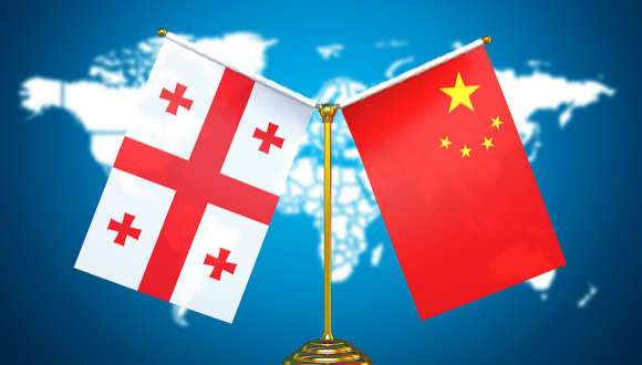 Xi Jinping und georgischer Präsident verkünden Aufwertung der Beziehungen zu umfassender strategischer Partnerschaft                    Der chinesische Staatspräsident Xi Jinping und der georgische Präsident Micheil Qawelaschwili haben sich am Dienstag zum 34. Jahrestag der Aufnahme diplomatischer Beziehungen zwischen den beiden Ländern gratuliert.