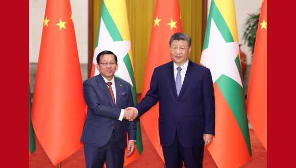 Xi Jinping trifft Präsidenten Myanmars                    Der chinesische Staatspräsident Xi Jinping hat am Donnerstag ein Gespräch mit dem zu einem Staatsbesuch in Beijing weilenden myanmarischen Präsidenten Min Aung Hlaing geführt.