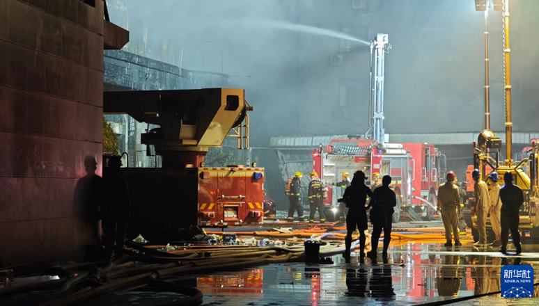 Xi Jinping erteilt Anweisungen nach dem Brand in Schuhfabrik im Osten Chinas                    Nach einem Brand in einer Schuhfabrik in Jinjiang, das zum Verwaltungsgebiet der Stadt Quanzhou in der ostchinesischen Provinz Fujian gehört, hat der chinesische Staatspräsident Xi Jinping wichtige Anweisungen erteilt.