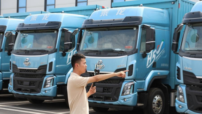 Zahl der Schwerlast-Lkw mit alternativen Antrieben in China soll bis 2030 auf über 1,6 Millionen steigen                    Wie ein Vertreter des Verkehrsministeriums am Dienstag mitteilte, soll die Zahl der Schwerlast-Lkw mit alternativen Antrieben in China bis 2030 auf über 1,6 Millionen steigen.
