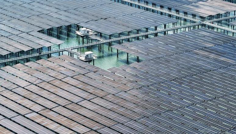 China will bis 2030 die Hälfte des Stroms aus nicht-fossilen Quellen erzeugen                    Bis zum Jahr 2030 will China den Anteil der Stromerzeugung aus nicht-fossilen Energiequellen auf 50 Prozent erhöhen, wie aus einem kürzlich vorgelegten nationalen Plan hervorgeht, der die Entwicklung des chinesischen Stromsektors für den Zeitraum von 2026 bis 2030 umreißt.