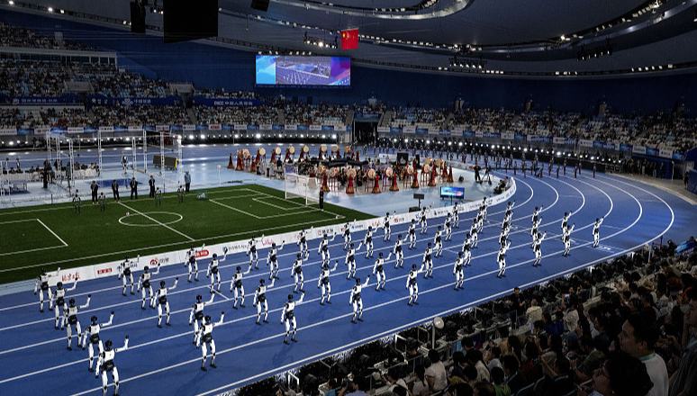 Die zweiten Weltspiele für humanoide Roboter haben in Beijing begonnen                    Am Samstag wurden im Nationalen Eisschnelllaufstadion in Beijing die zweiten Weltspiele für humanoide Roboter eröffnet. Mehr als tausend Maschinen demonstrierten in der chinesischen Hauptstadt ihr Können.