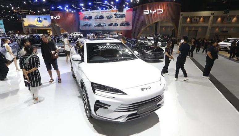 Neues Wachstumsmodell für Chinas Automobilindustrie                    Zwei Zahlen: 40,3 Prozent und 77,4 Prozent. Sie stehen für die Marktanteile von Pkw chinesischer Marken auf dem heimischen Markt im Gesamtjahr 2013 bzw. Juli 2026.