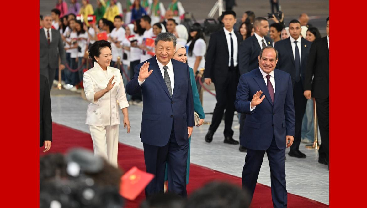 Xi Jinping zu Staatsbesuch in Ägypten in Kairo eingetroffen                    Der chinesische Staatspräsident Xi Jinping ist am Dienstagabend (Ortszeit) zu einem Staatsbesuch in Ägypten in Kairo eingetroffen.