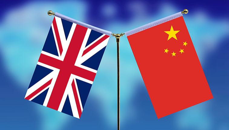 Xi Jinping telefoniert mit britischem Premierminister                    Der chinesische Staatspräsident Xi Jinping hat am Dienstag ein Telefongespräch mit dem britischen Premierminister Andy Burnham geführt.
