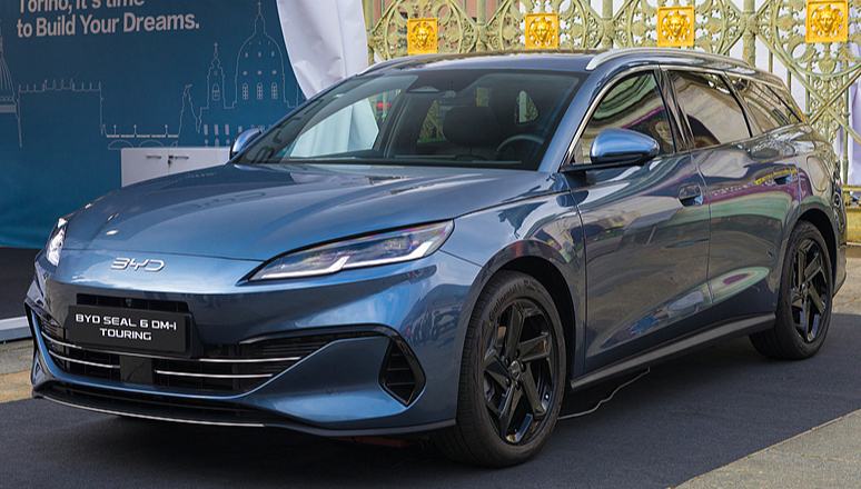 Chinesische Autohersteller rücken beim Turiner Autosalon ins Rampenlicht                    Dank ihrer wachsenden Designkompetenzen und fortschrittlicher Technologie stehen chinesische Hersteller im Mittelpunkt des Turiner Autosalons 2026. Branchenvertreter betonten die immer bedeutendere Rolle chinesischer Unternehmen für die europäische Automobilindustrie.