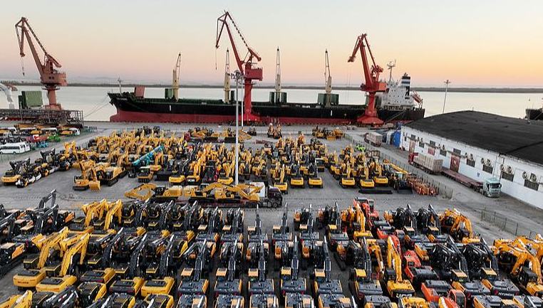 Chinas BIP steigt in ersten drei Quartalen                    Nach vorläufigen Berechnungen ist das Bruttoinlandsprodukt Chinas in den ersten drei Jahresquartalen von 2026 im Vergleich zum Vorjahr um 4,6 Prozent gestiegen.