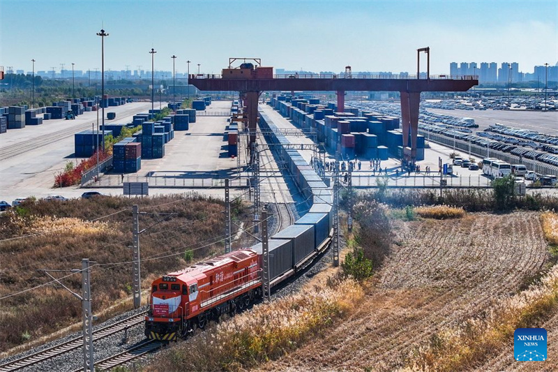 Landkorridor gewinnt an Bedeutung: Zahl der Güterzugfahrten zwischen China und Europa übersteigt 140.000