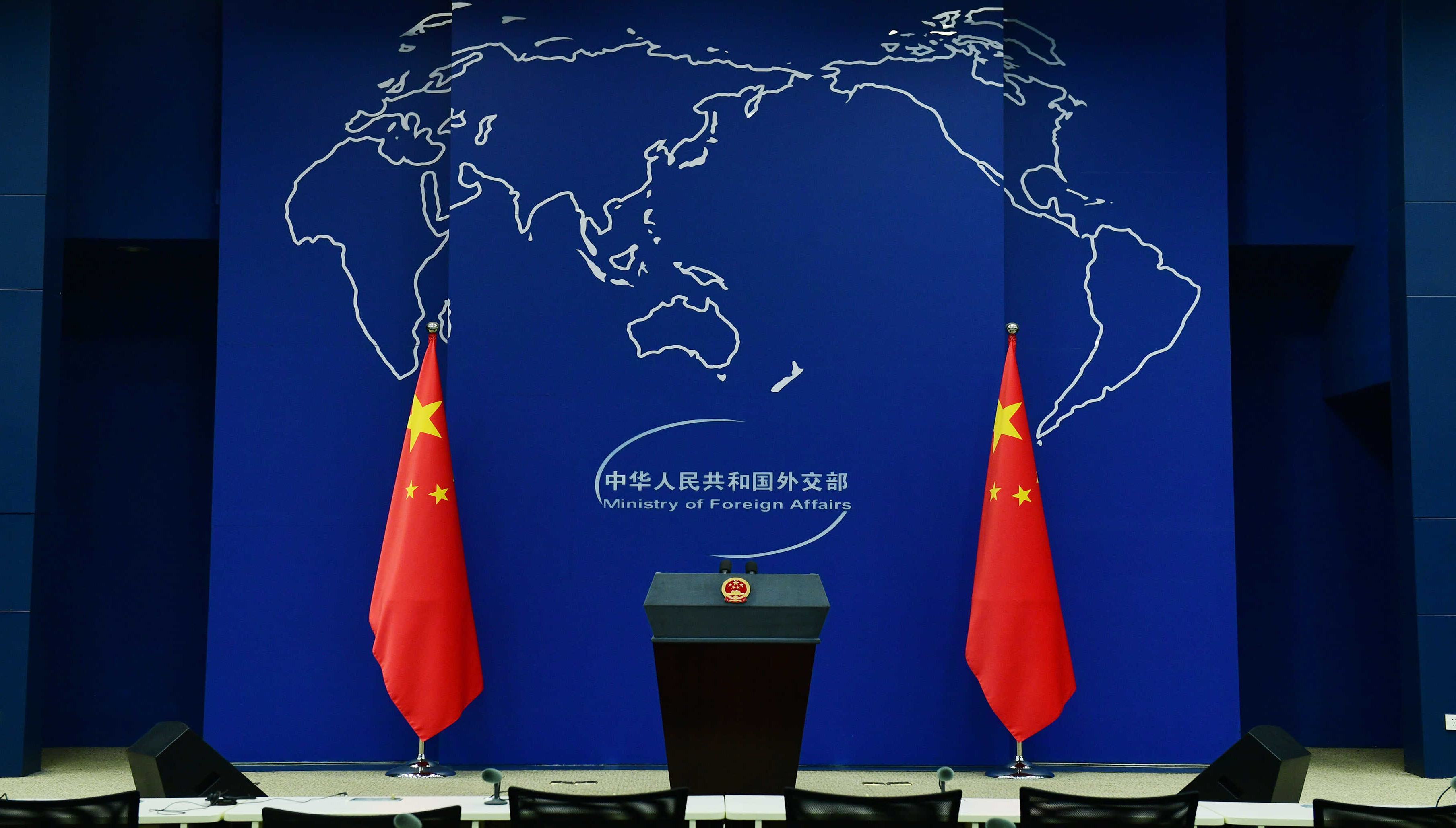 Deutschland und EU sollen sachlich und rational bleiben und auf China zugehen                    Deutschland und die EU sollen sachlich und rational bleiben sowie auf China zugehen. Dies sagte der Sprecher des chinesischen Außenministeriums, Guo Jiakun, am Mittwoch hinsichtlich der China betreffenden Äußerungen des deutschen Bundeskanzlers Friedrich Merz.
